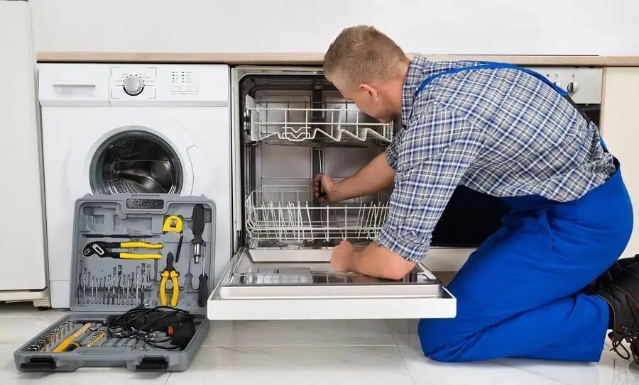 Kızılcahamam Maytag servisi teknisyen ekibi beyaz eşya tamiri yaparken